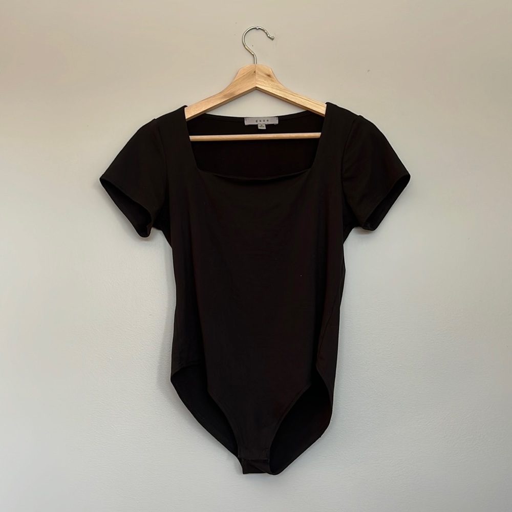 Short sleeve bodysuit